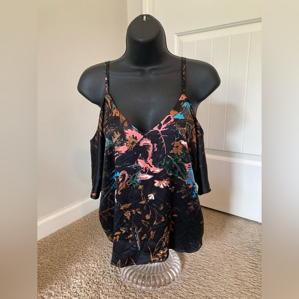 Wilfred Cold Shoulder Short Sleeve 100% Silk Crop Top. Size Small. - Picture 13 of 14